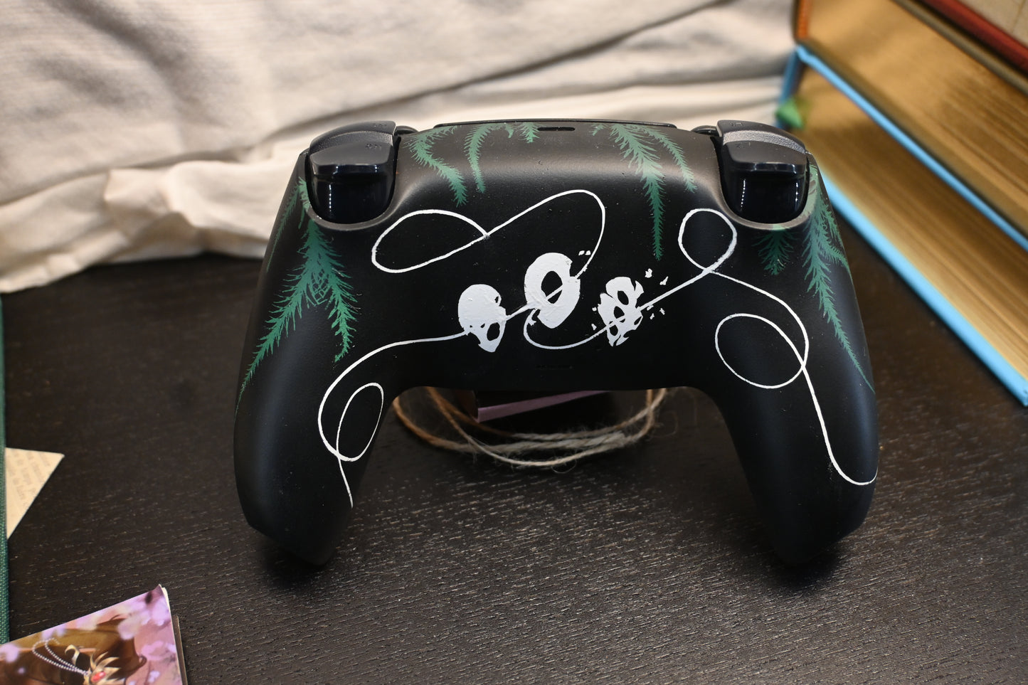 Hollow Knight Controller (Hornet/Silksong) - PS5 DualSense